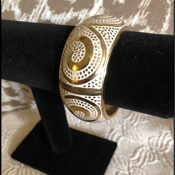 Amrita Singh Jewelry - Amrita Singh signed Hinged Bangle Braceket
